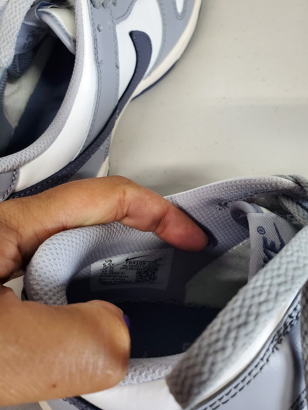 Nike Dunk Low Retro SE White Light Carbon US 5.5 Youth Athletic Tennis Shoes - Picture 9 of 11